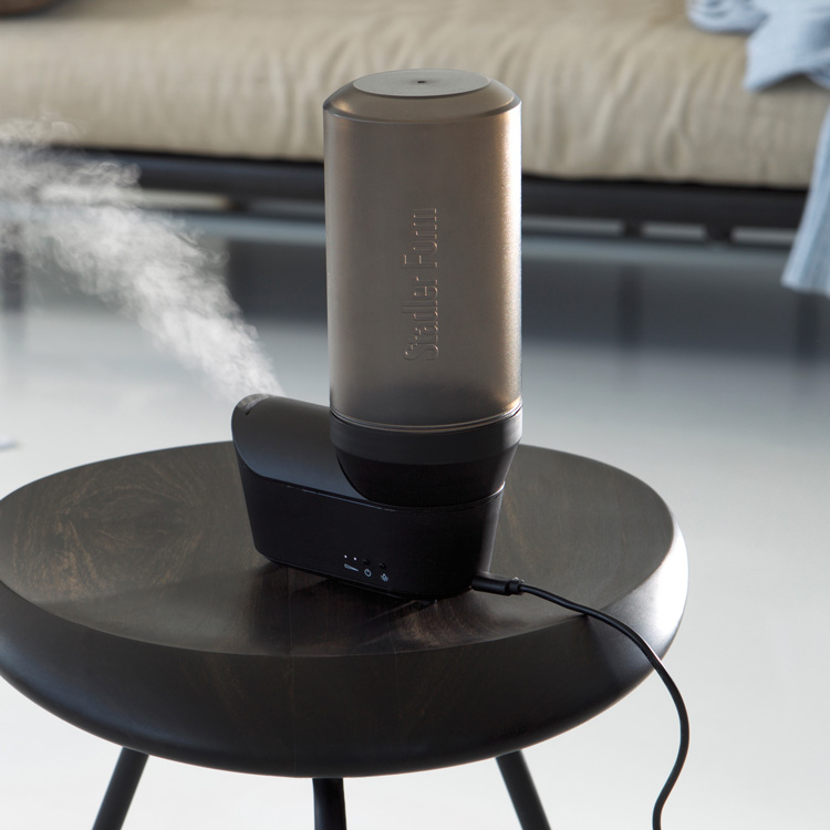 Humidifier_StadlerForm_Emma_SE-031_black_Environment_750px